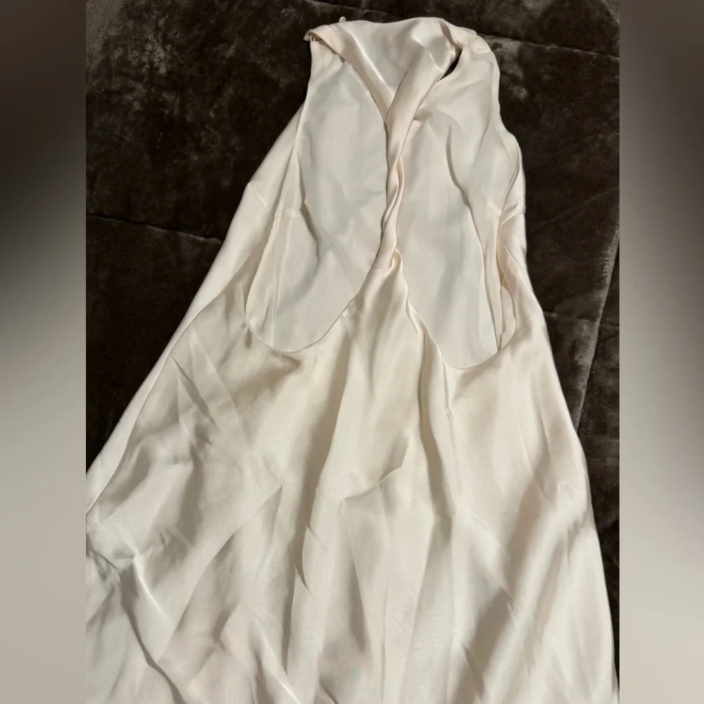 Zara - Cream Maxi Dress - Open back - Picture 4 of 7